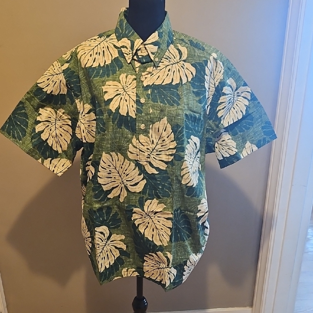 Green and White Leaf Hawaiin Print Men's Shirt - Size Large